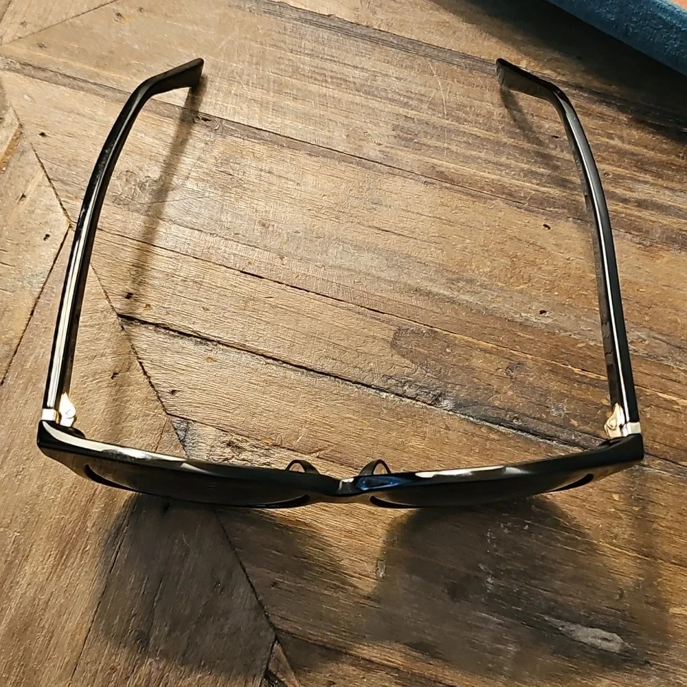 Gucci Black Oversized Sunglasses - Picture 4 of 4